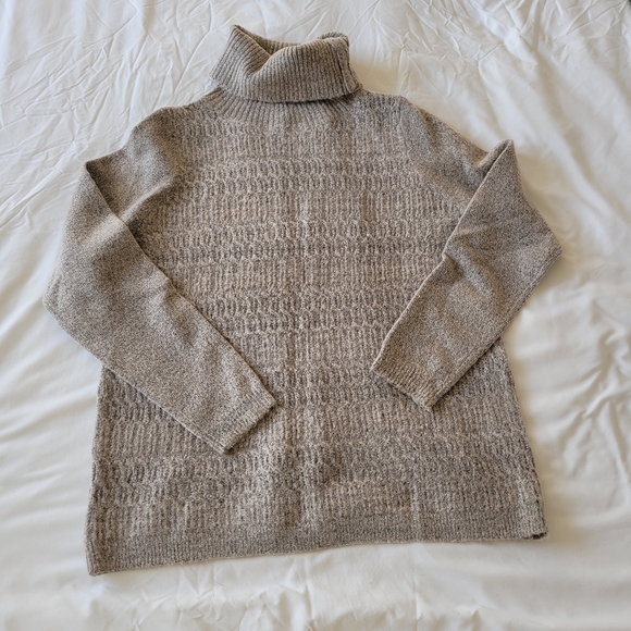 Large reitmans stretchy turtleneck - Picture 1 of 5